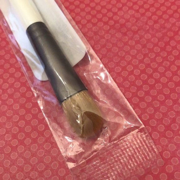 bareMinerals Blemish Remedy Travel Size Makeup Brush White Soft - Picture 4 of 5